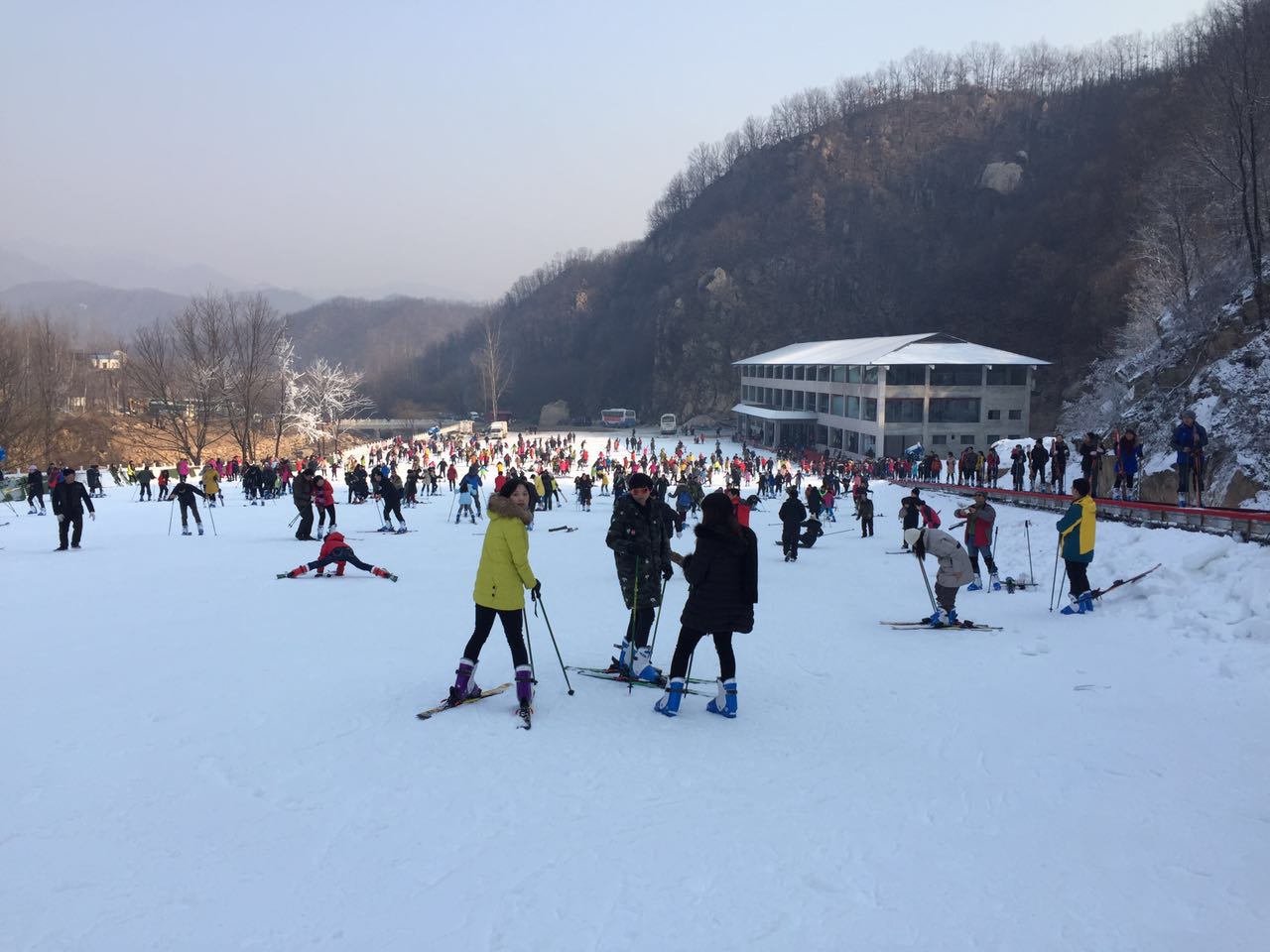 河南平頂山大峽谷滑雪場游樂場成功開幕，河北迪特加油助威